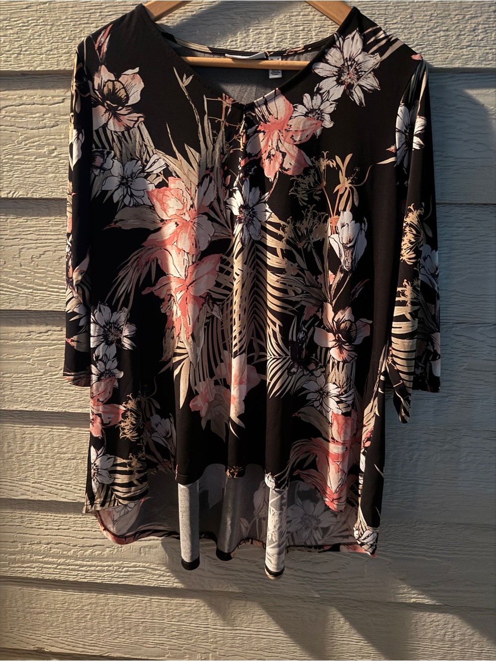Liquid Knit Floral High Low Top Susan Graver 1X Black Pink